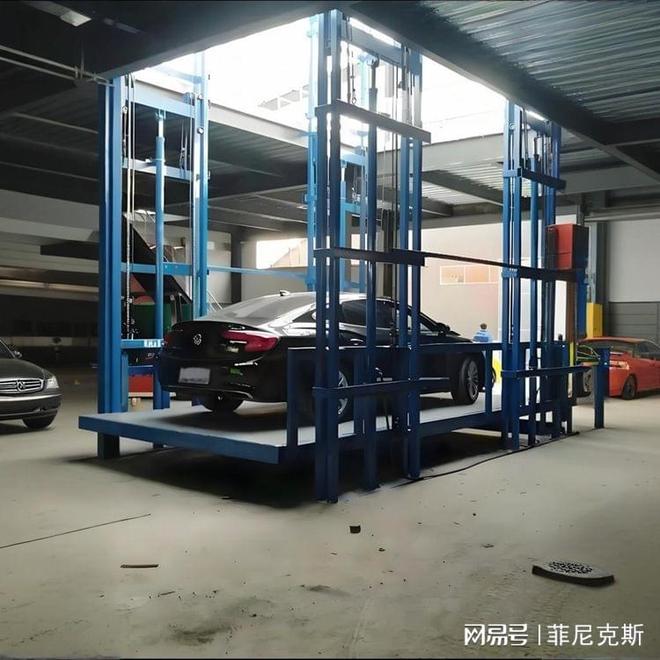 山东唐工隆启机械升降货梯价格参考_导轨式升降货梯价格1吨到5吨_如何正确安装导轨升降货梯